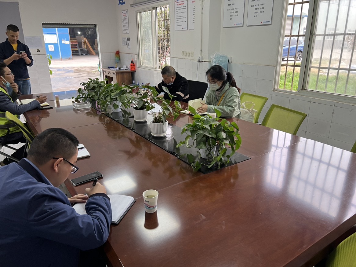 区审计局相关人员前往龙石路道路及配套设施建设工程项目现场召开跟审进场见面会