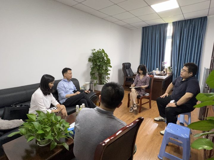 兴华生态公司总会计师梅国庆会见四川省金玉融资担保有限公司总经理刘元亨一行