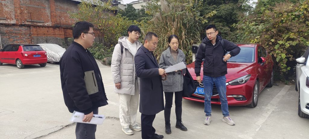 现场踏勘北湖印象小区4期自来水管网改造工程项目初设概算