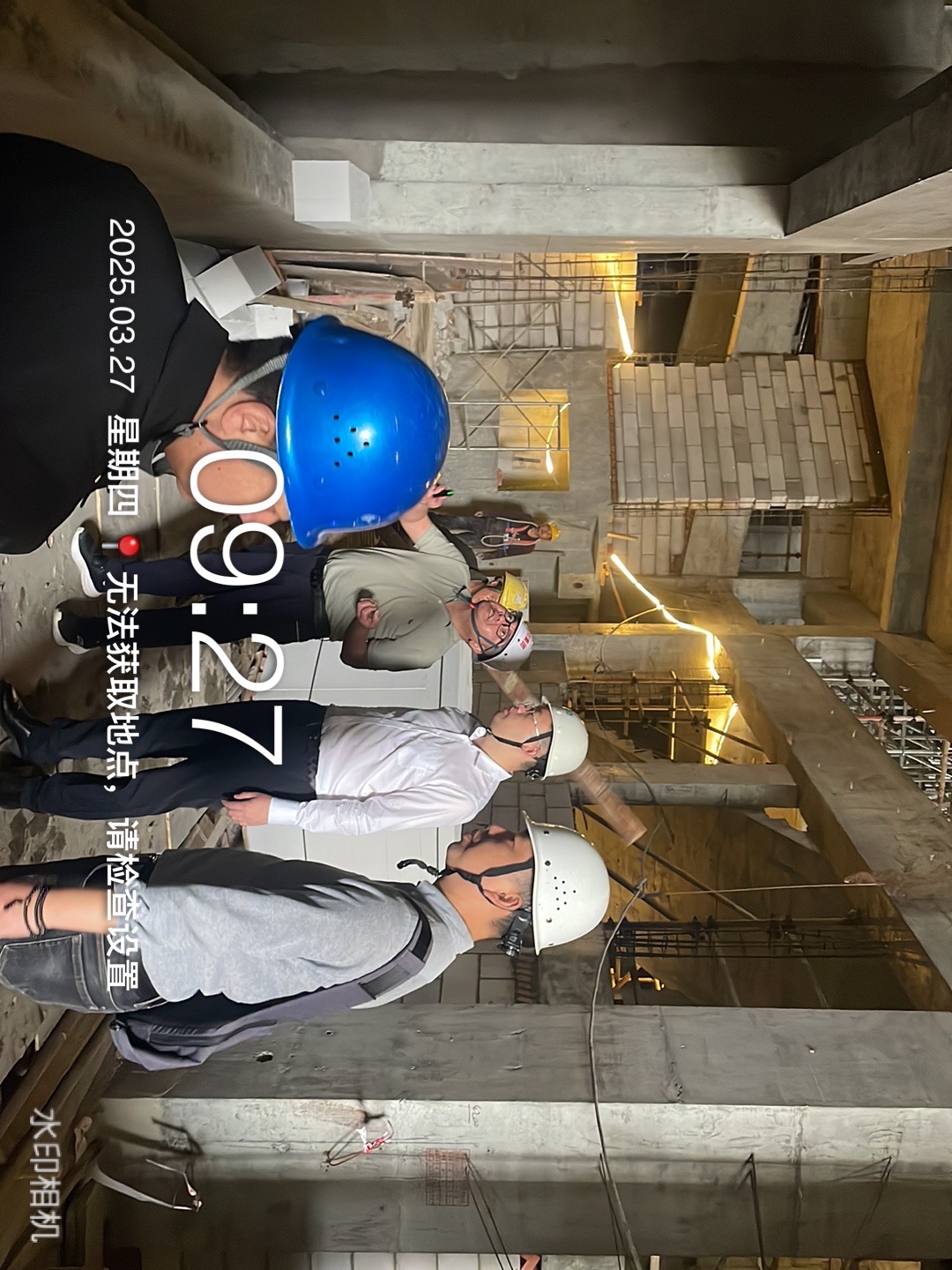 兴华生态公司副总经理郑颿检查海洋馆、秀水小学项目施工进度